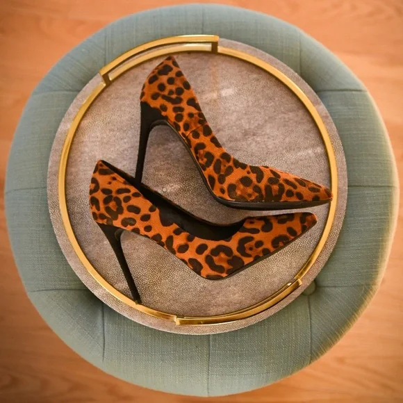 Lulu’s Verra Leopard Suede Pumps - Picture 1 of 9